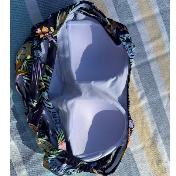 NWOT, Tropical Floral One-Piece Swimsuit, Sz L, Stretchy & Flattering - Picture 6 of 7